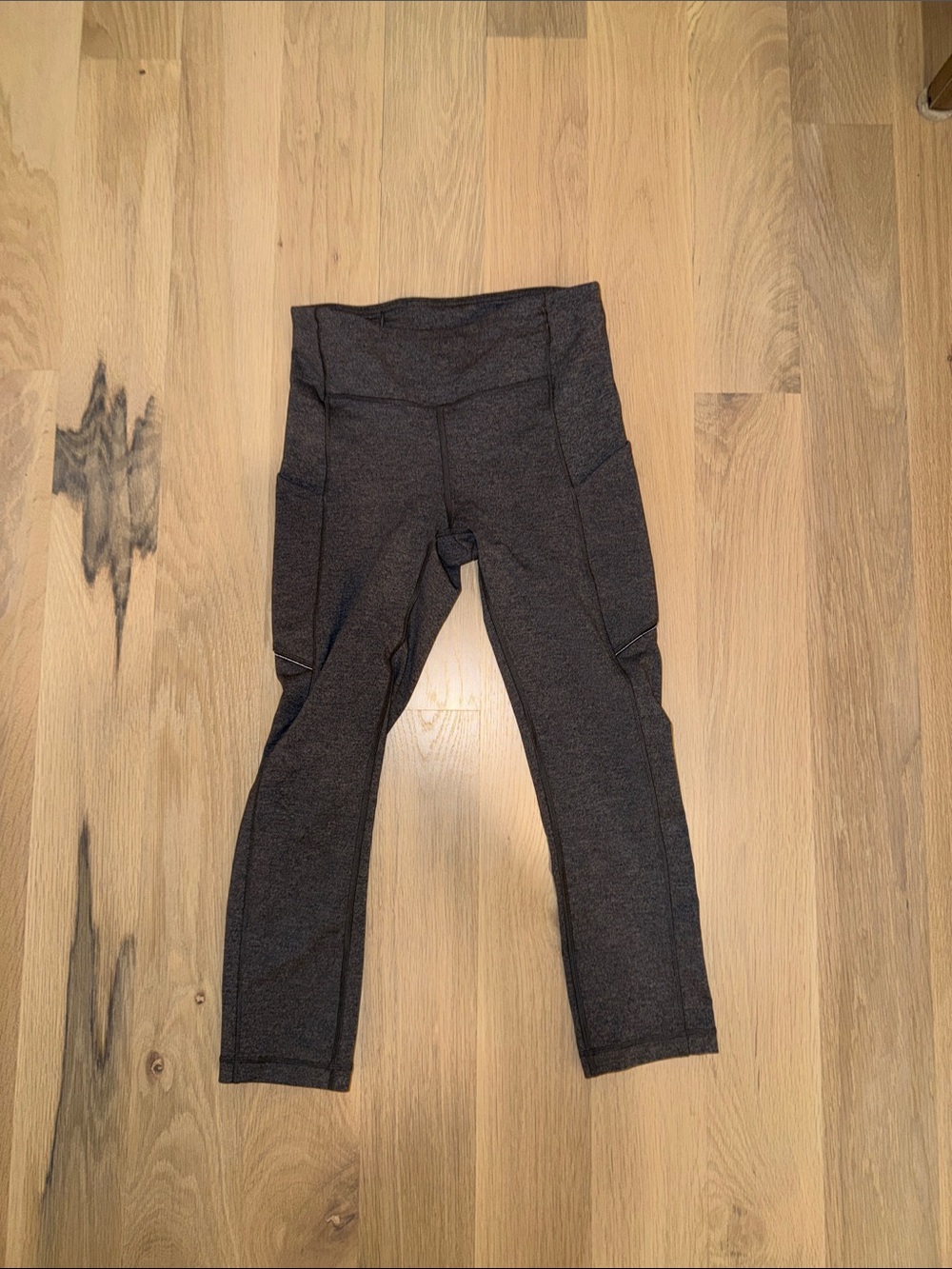 Like NEW LULULEMON running crops